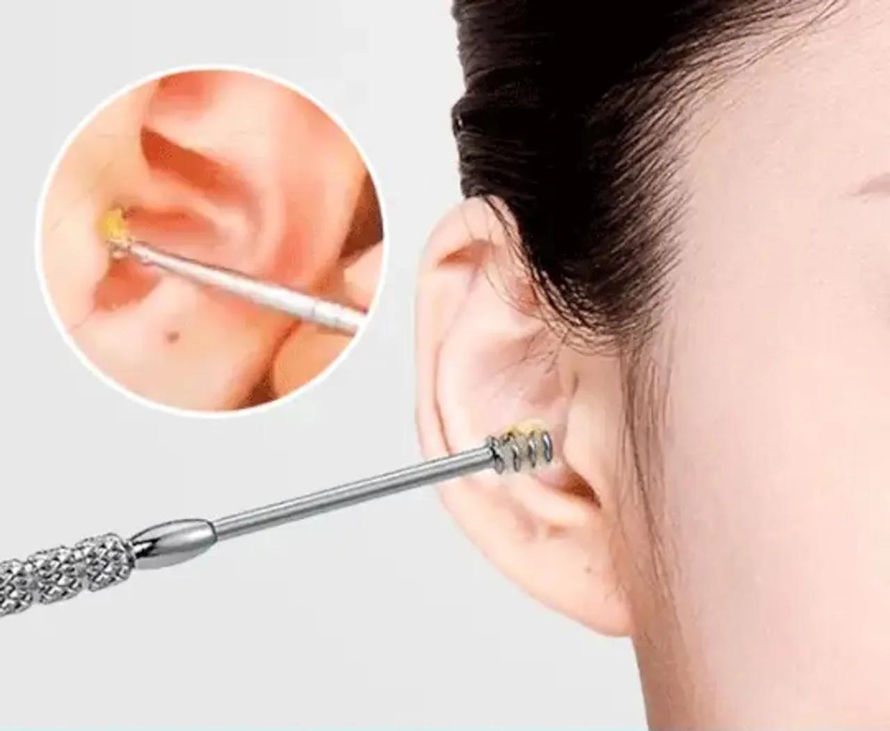 Cleaning tool for ear